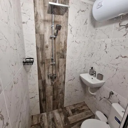 При Тони Apartamento *
